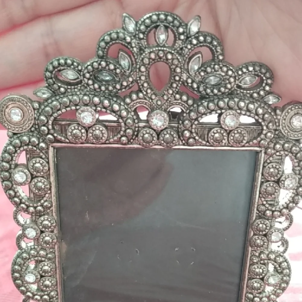 Elegant Silver Ornate Photo Frame